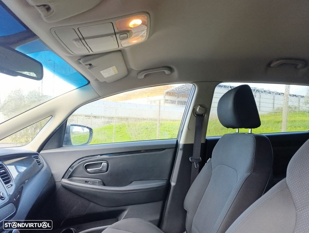 Kia Carens 1.7 CRDi ISG TX - 26