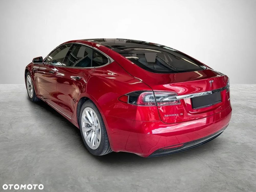 Tesla Model S - 7