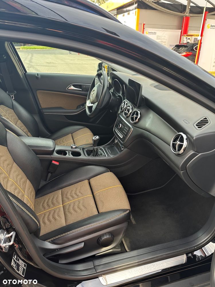 Mercedes-Benz GLA 200 - 15