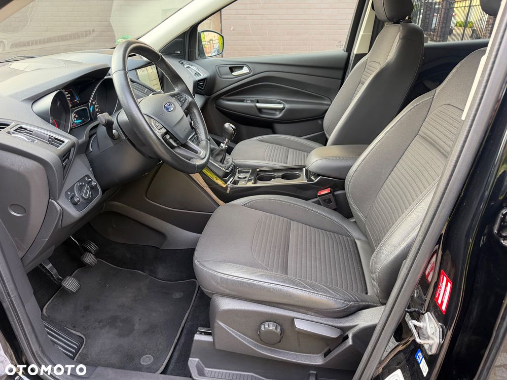 Ford Kuga - 28