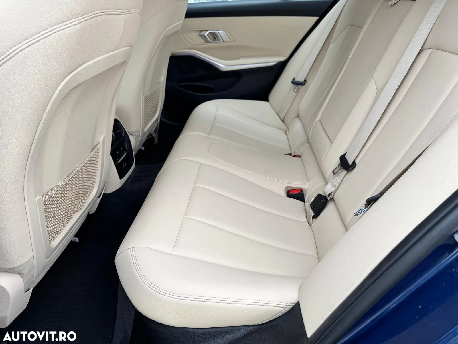 BMW Seria 3 318i Aut. Sport Line - 14