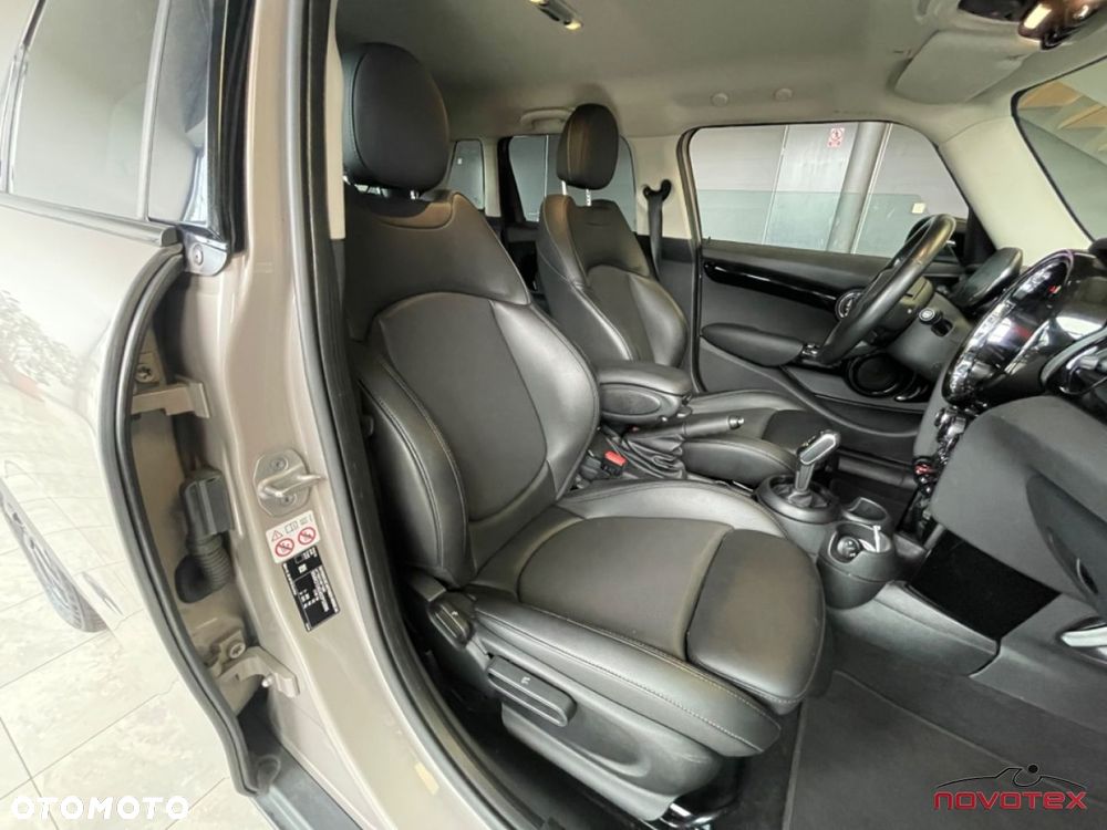 MINI Cooper Essential Trim - 20