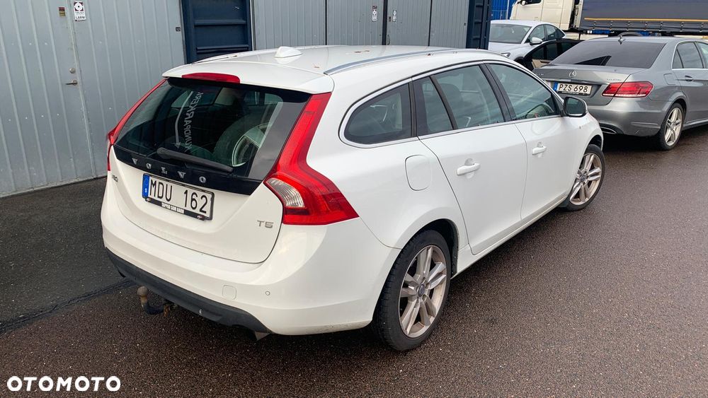 Volvo V60 T5 Summum - 2