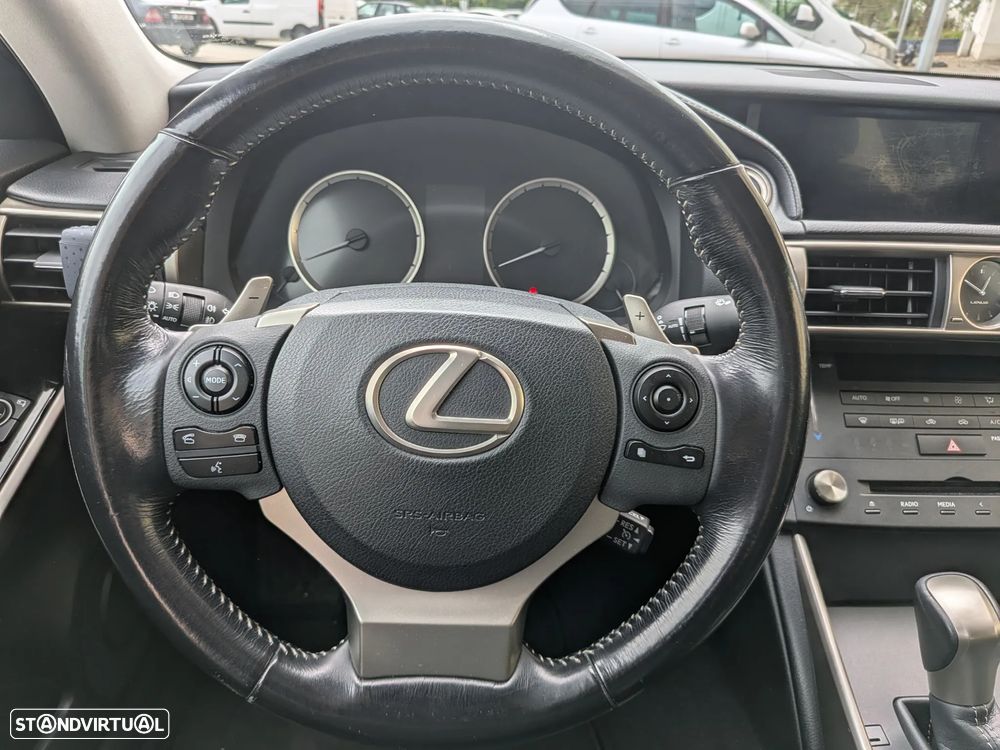 Lexus IS 300H Pack Executive - 9