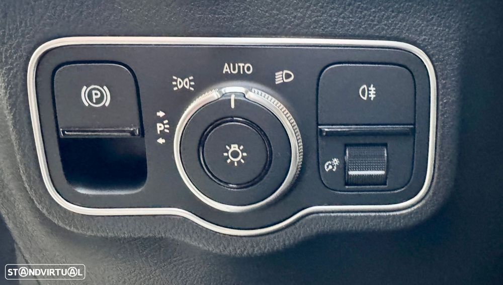 Mercedes-Benz EQA - 18