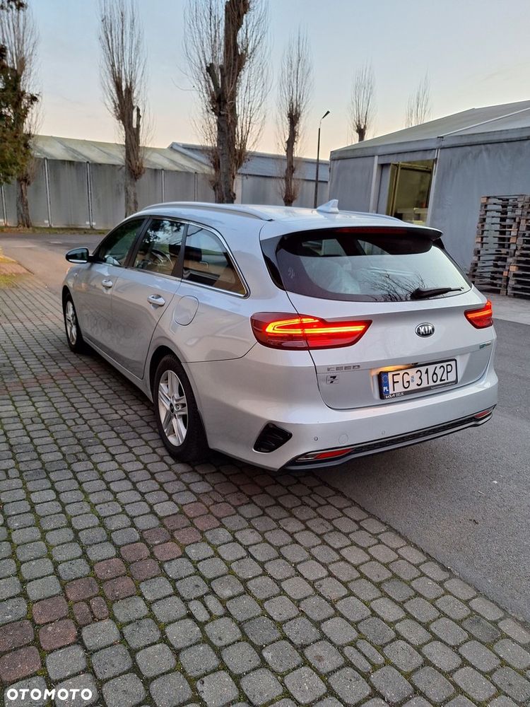 Kia Ceed 1.6 CRDi SCR M - 10