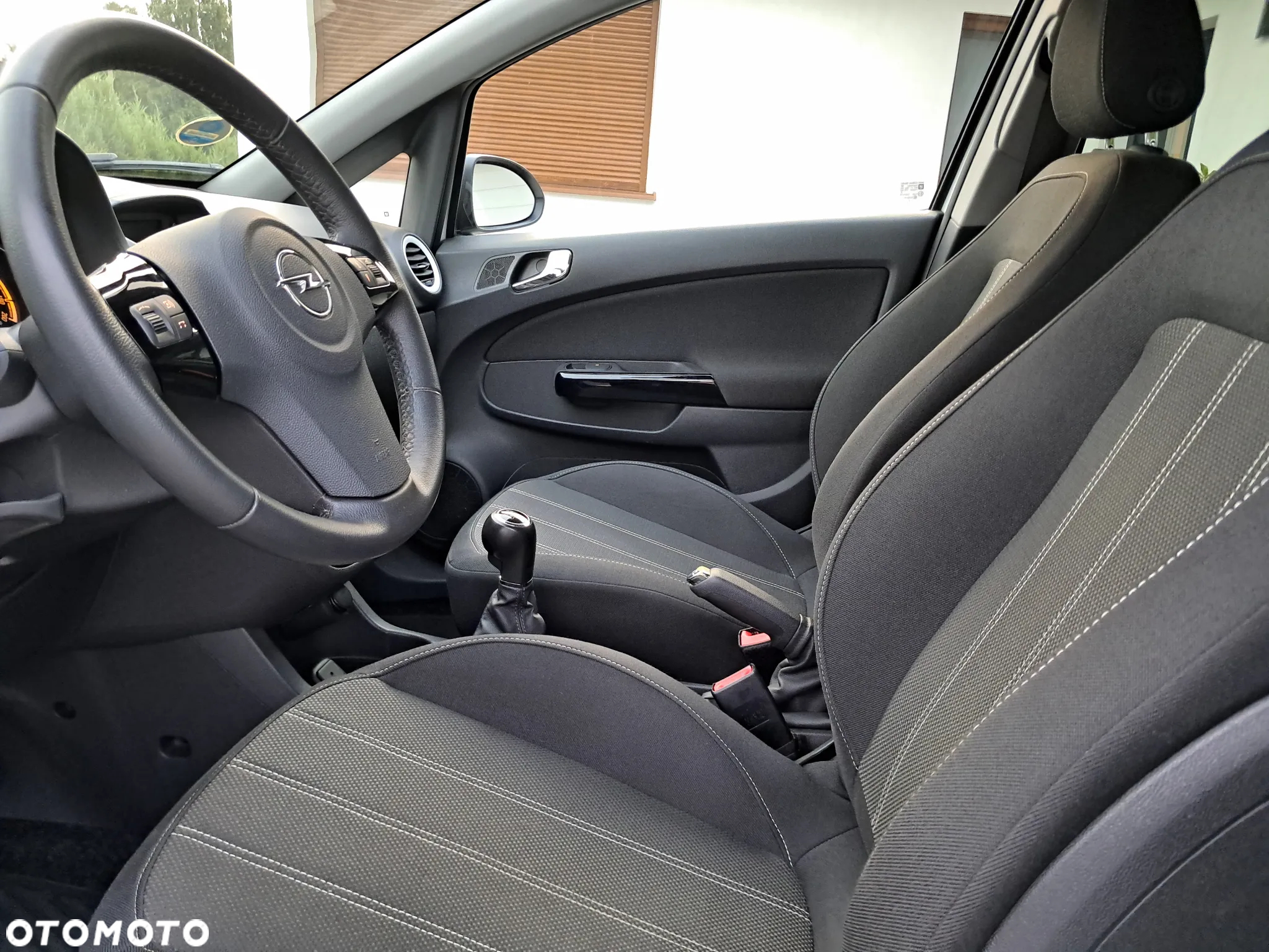 Opel Corsa 1.2 16V Cosmo - 17