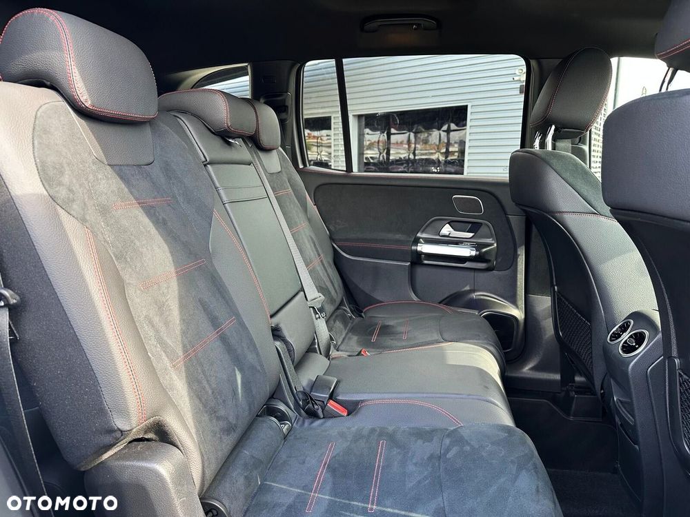 Mercedes-Benz GLB - 12