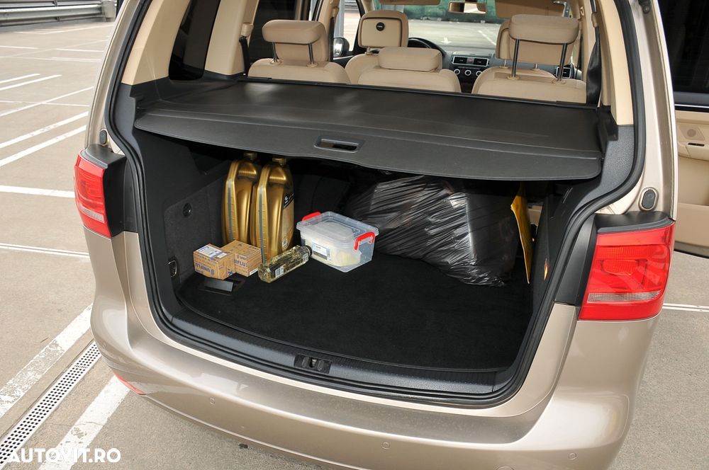 Volkswagen Touran - 24