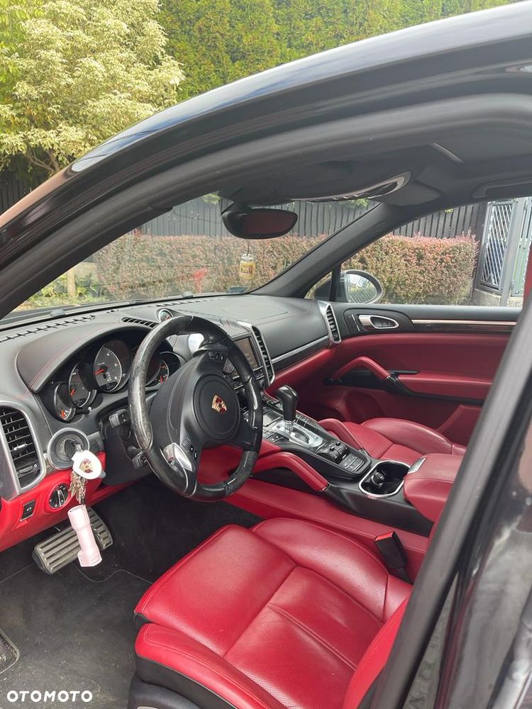 Porsche Cayenne - 22