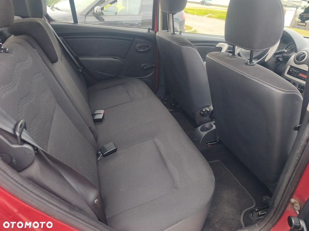 Dacia Sandero - 8
