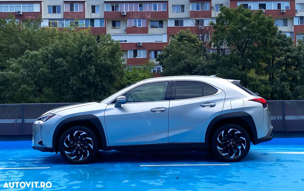 Lexus UX 300e Business - 12