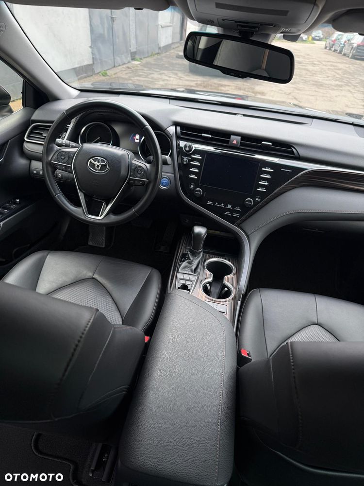 Toyota Camry 2.5 Hybrid Executive CVT - 15