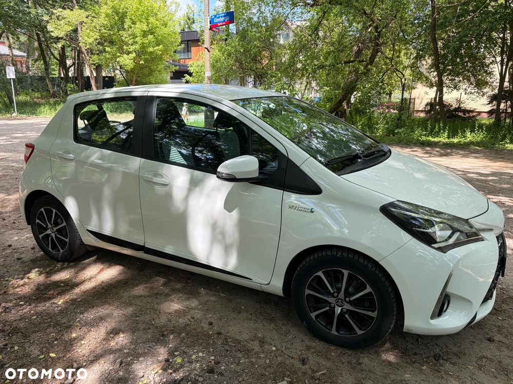 Toyota Yaris Hybrid 100 Active EU6 - 2