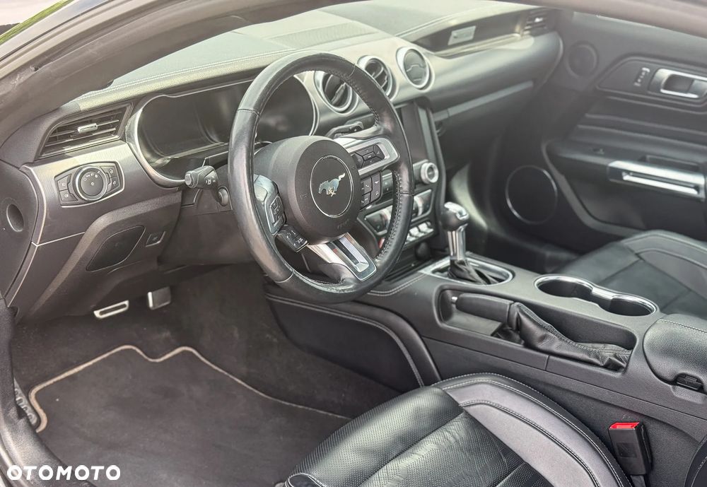 Ford Mustang - 10