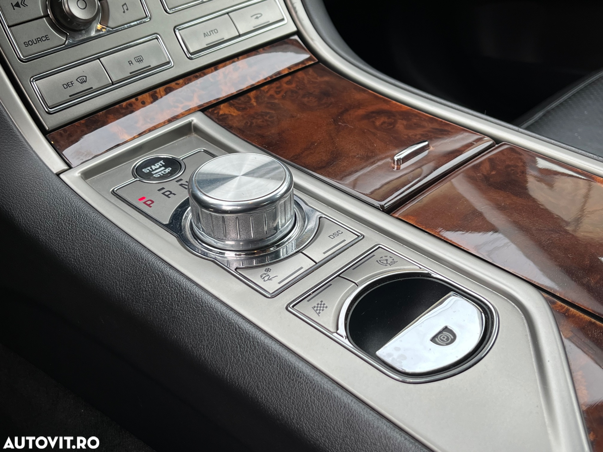 Jaguar XF 4.2 Supercharged - 12
