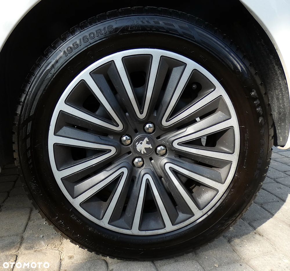 Peugeot 208 1.2 PureTech Active - 34