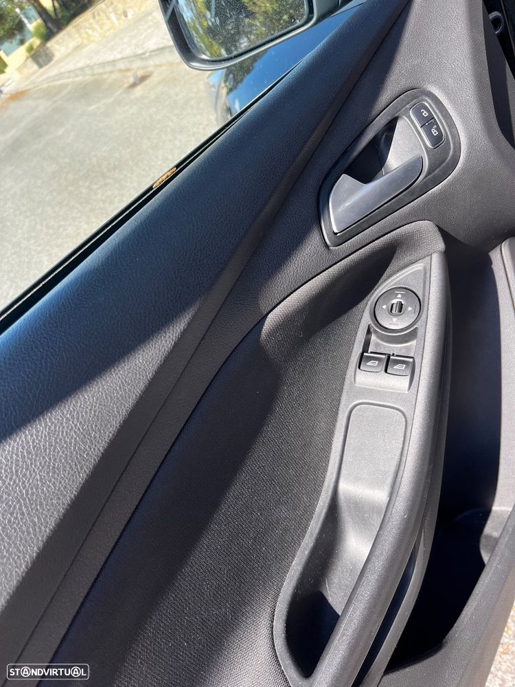 Ford Focus SW 1.0 EcoBoost ST-Line - 21