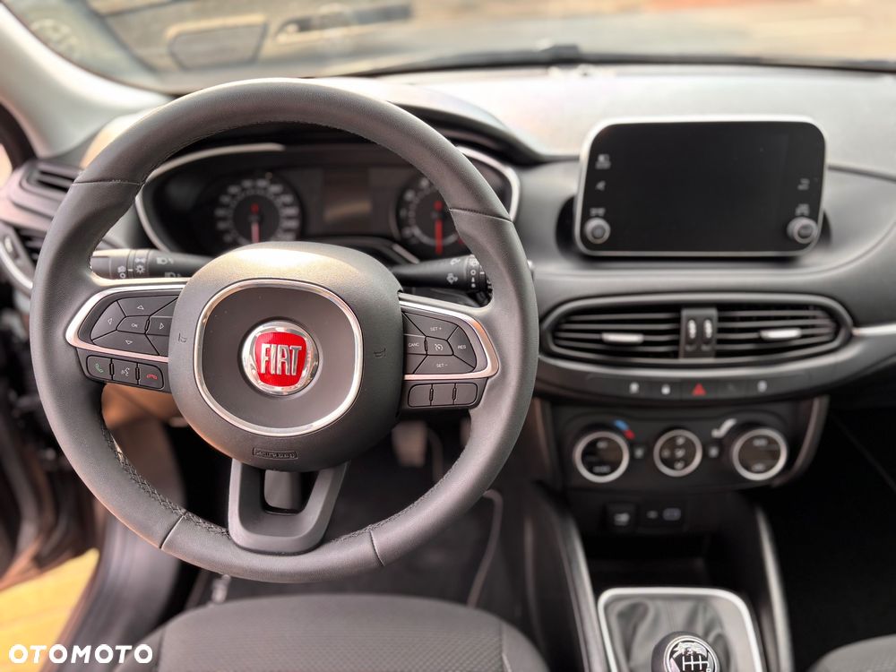 Fiat Tipo 1.4 16v Lounge EU6d - 10