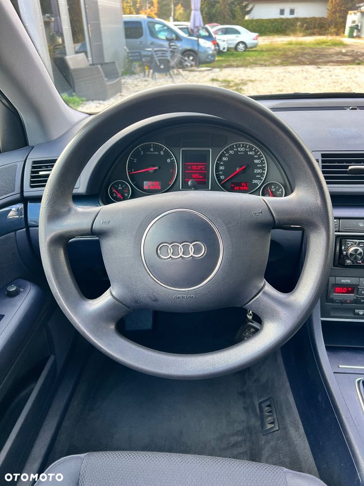 Audi A4 Limousine - 15