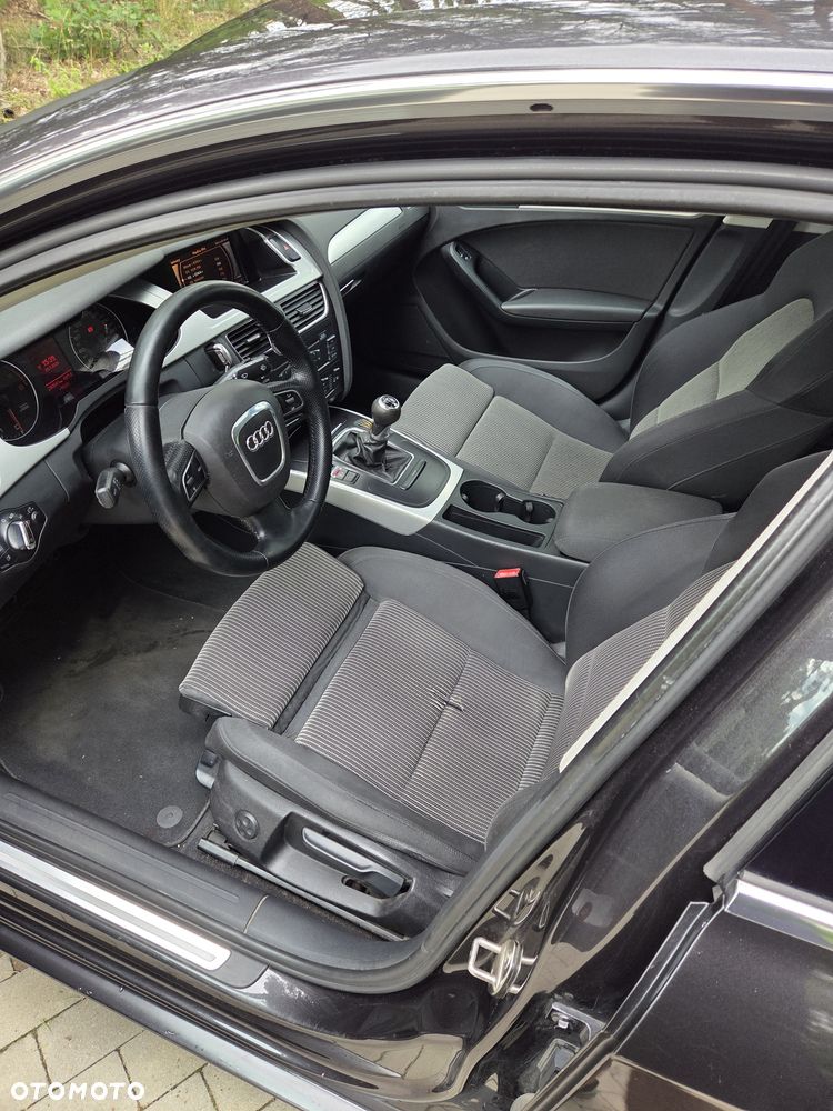 Audi A4 Limousine - 6