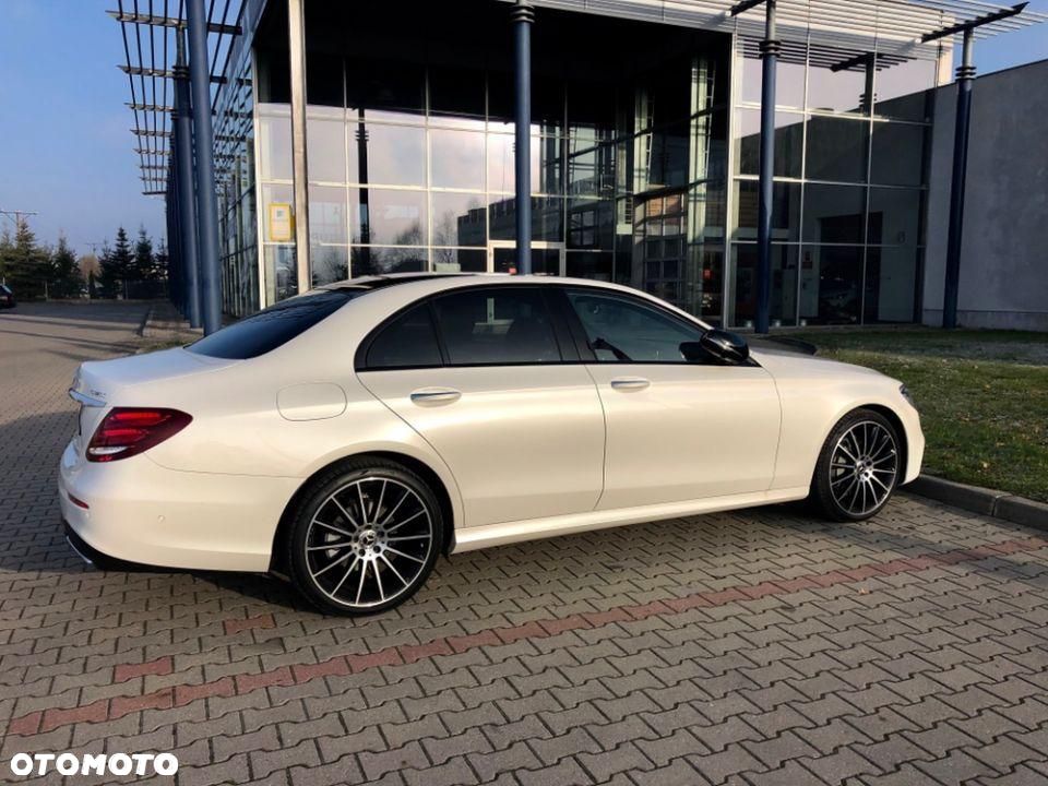 Mercedes-Benz Klasa E 220 d 4-Matic 9G-TRONIC - 37