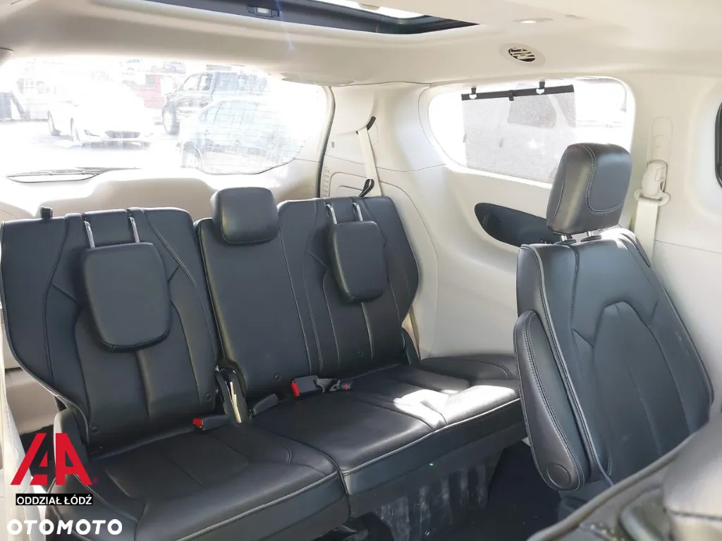 Chrysler Pacifica - 6