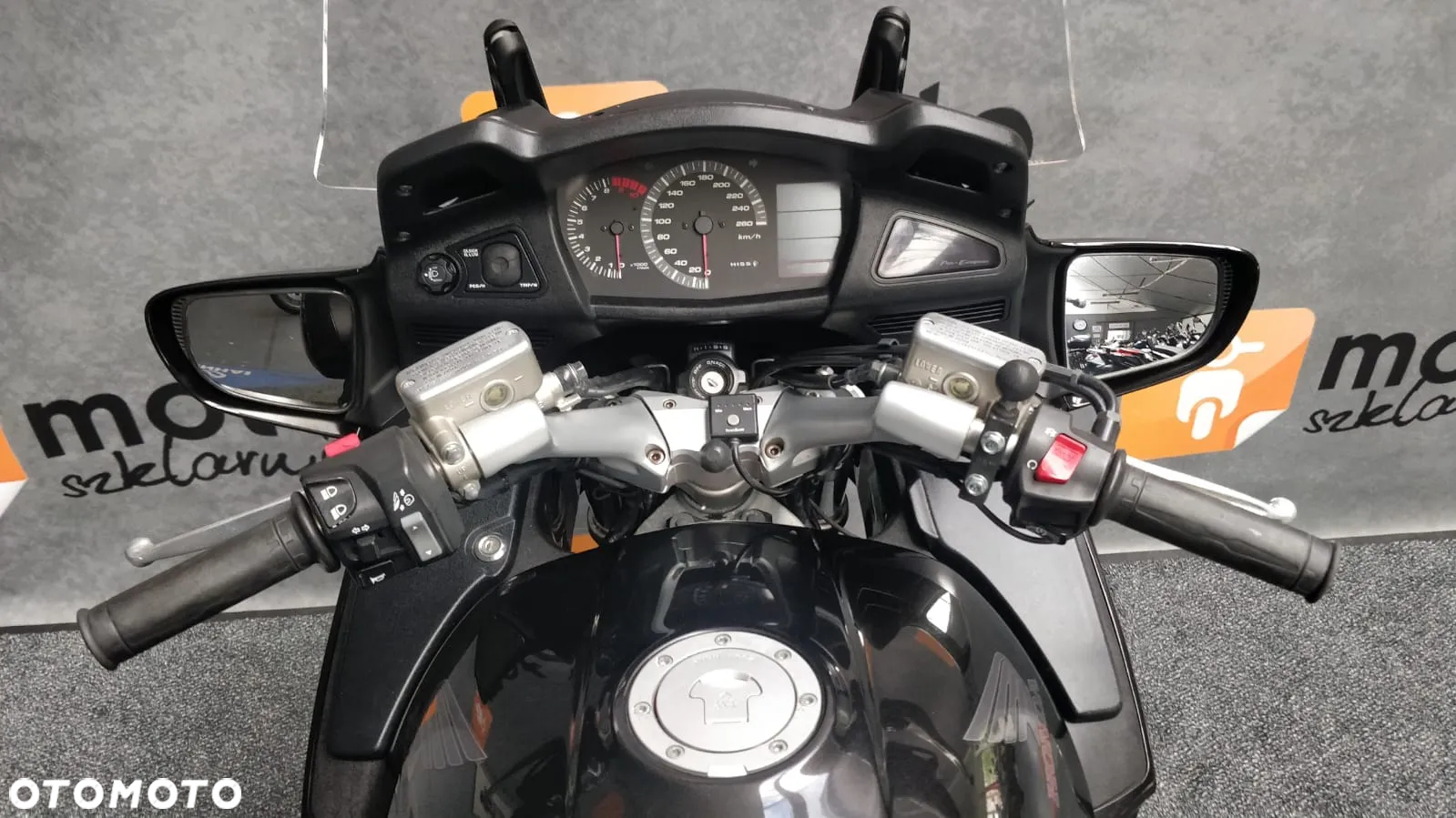 Honda ST - 8
