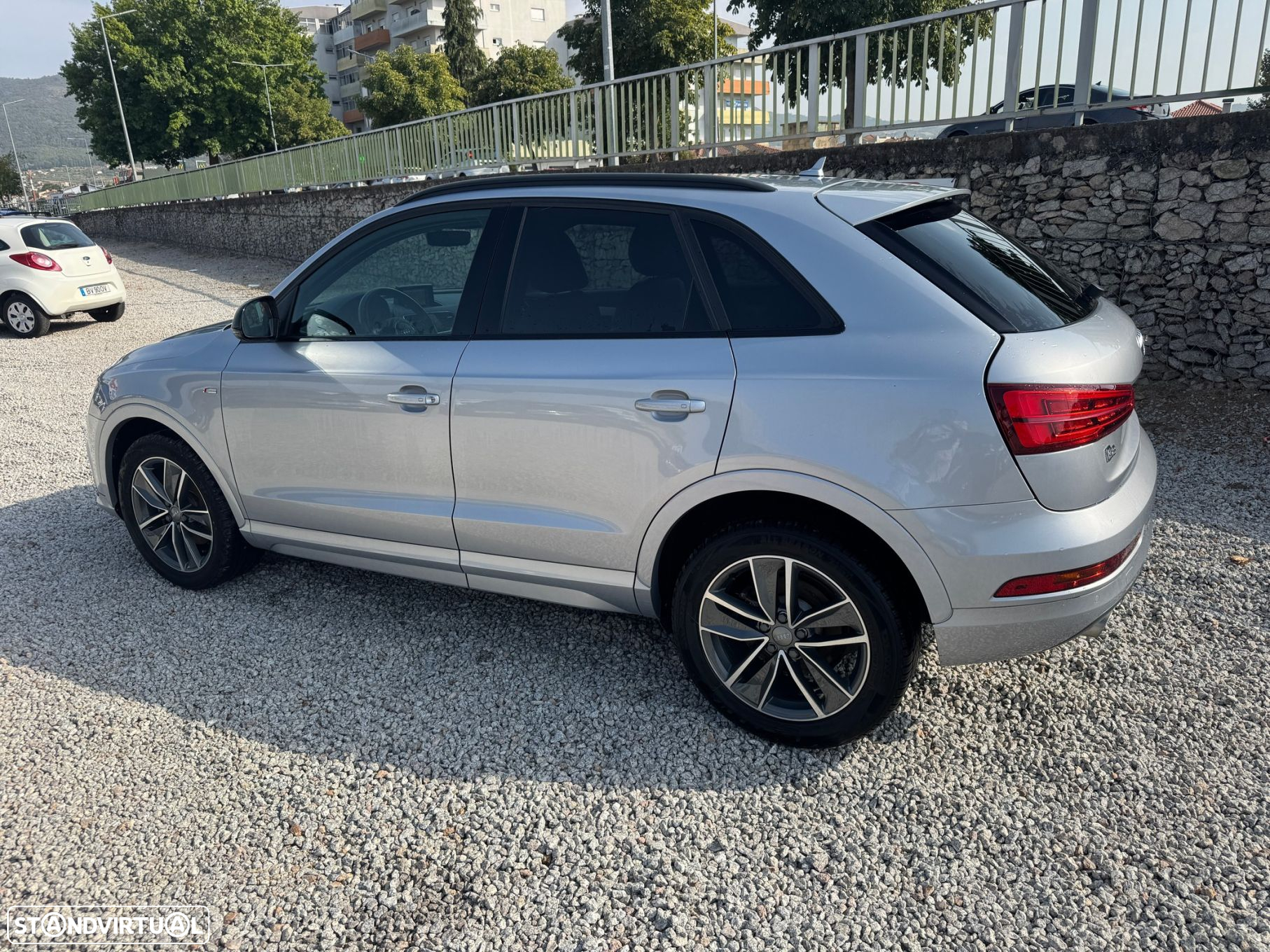 Audi Q3 2.0 TDI S-line - 4