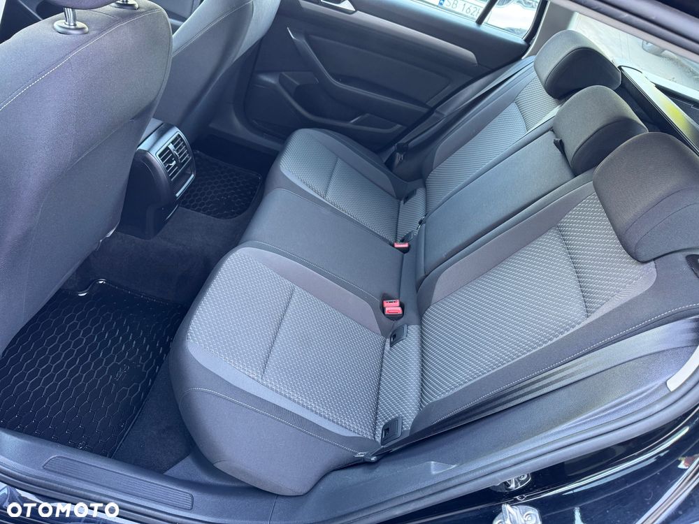 Volkswagen Passat Variant 2.0 TDI SCR DSG Elegance - 26