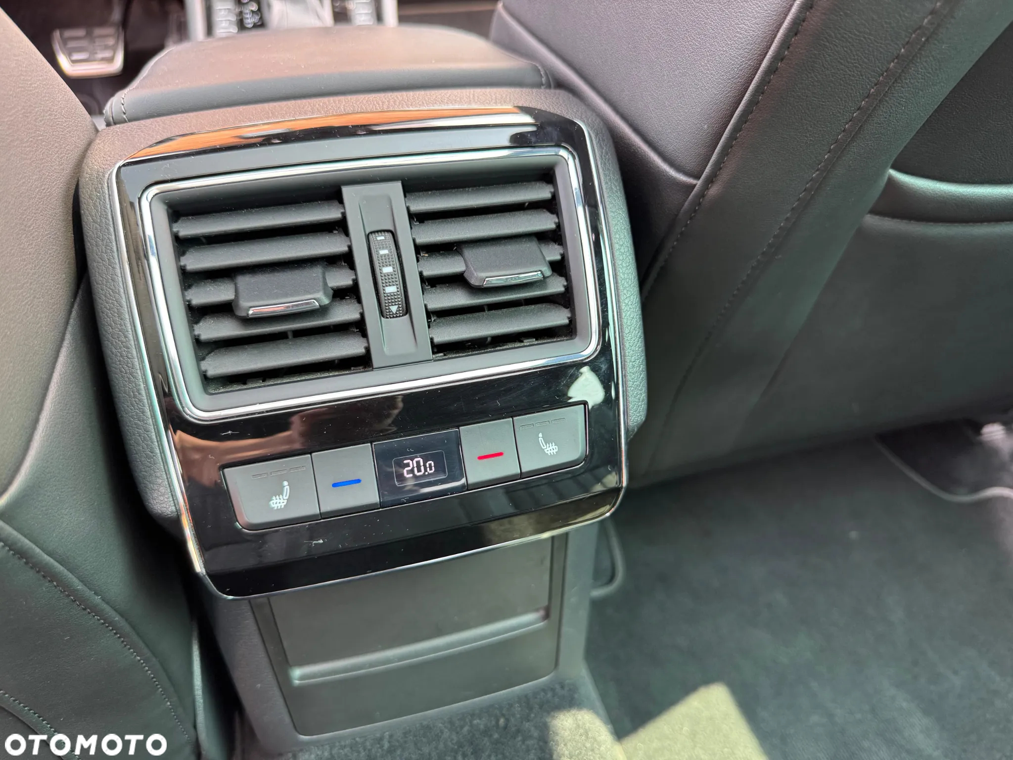 Skoda Superb 2.0 TDI SCR 4x4 L&K DSG - 20