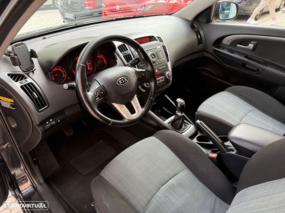 Kia Ceed 1.6 CRDi LX ISG - 9