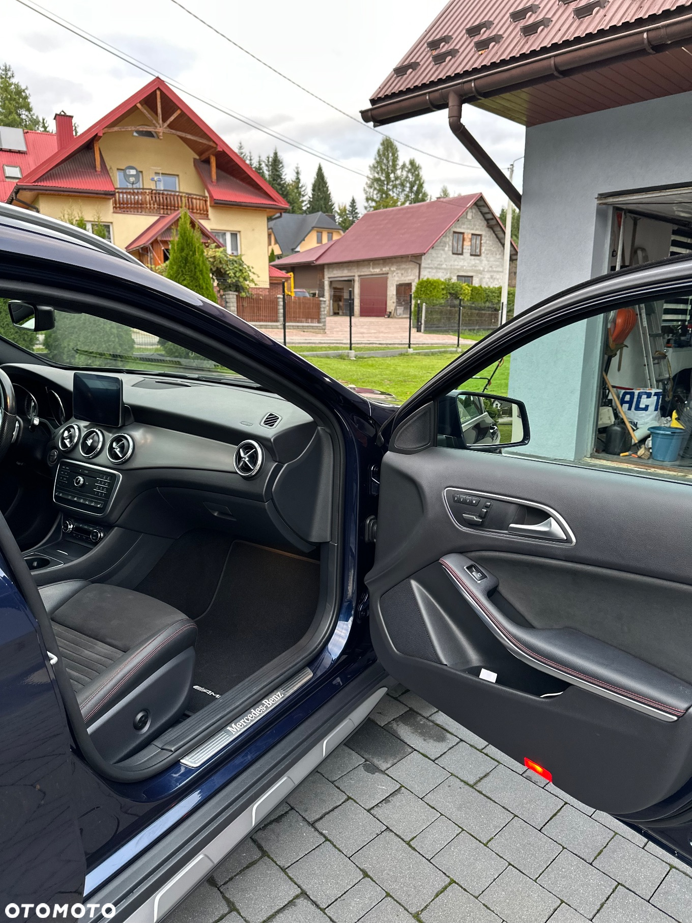 Mercedes-Benz GLA - 16