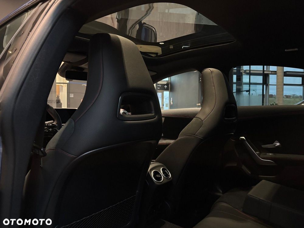 Mercedes-Benz CLA - 16