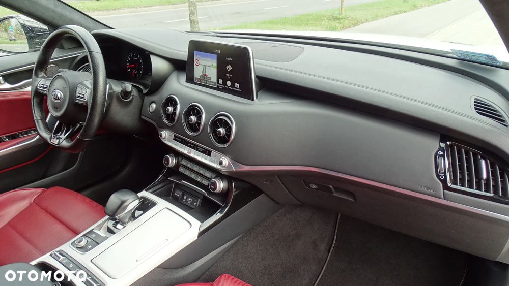Kia Stinger - 28