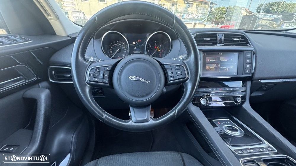 Jaguar F-Pace 2.0 i4D Pure Aut. - 17