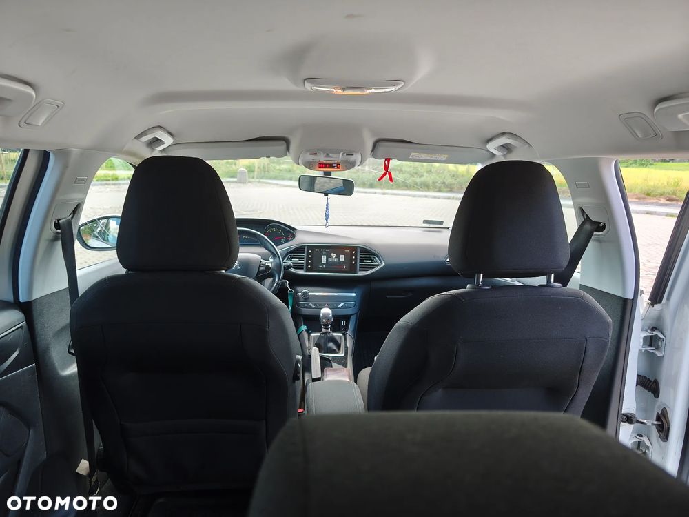 Peugeot 308 - 8