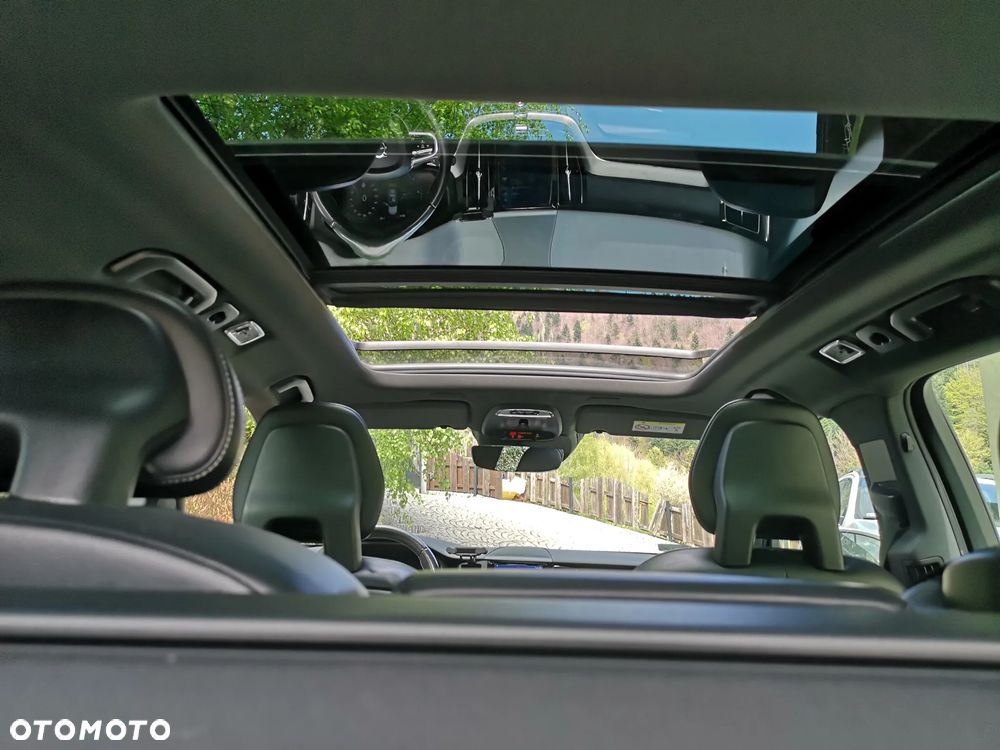 Volvo XC 60 T8 AWD Plug-In Hybrid R-Design - 32