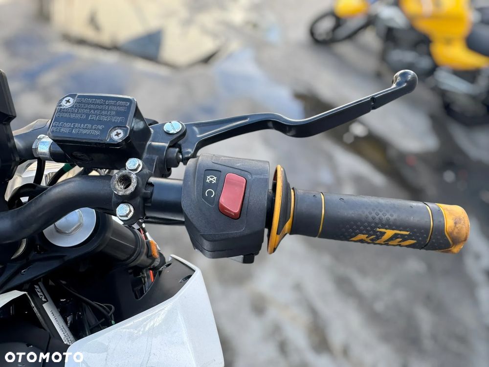 KTM Duke 125 - 18