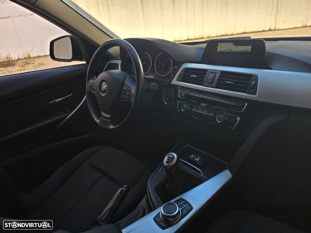 BMW 316 d Line Sport - 44