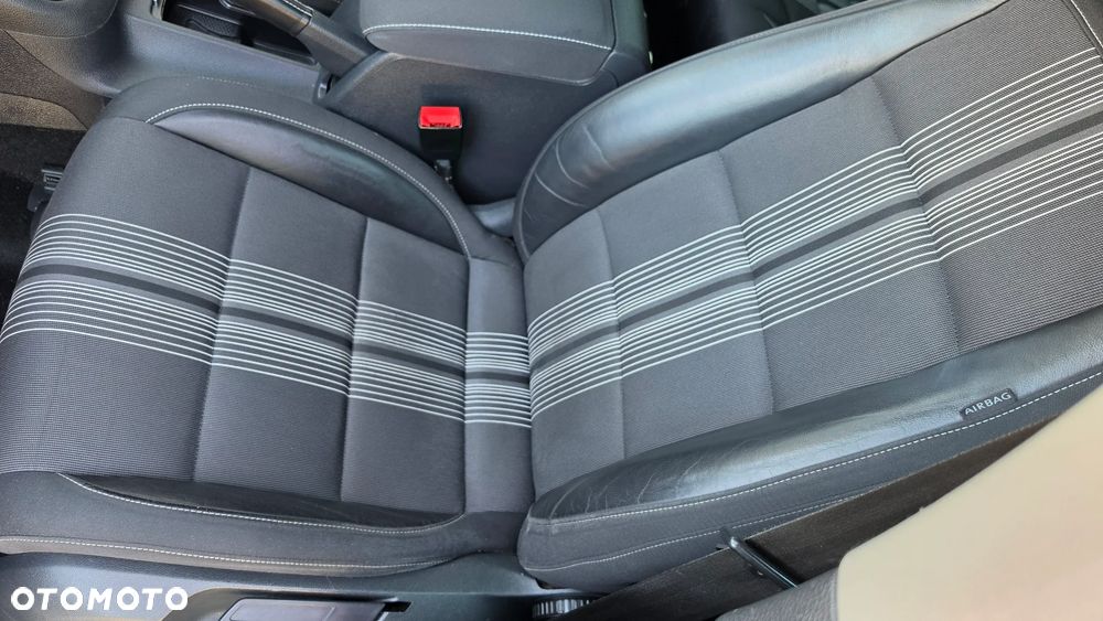 Volkswagen Golf Variant 1.6 TDI DPF BlueMotion Technology MATCH - 14
