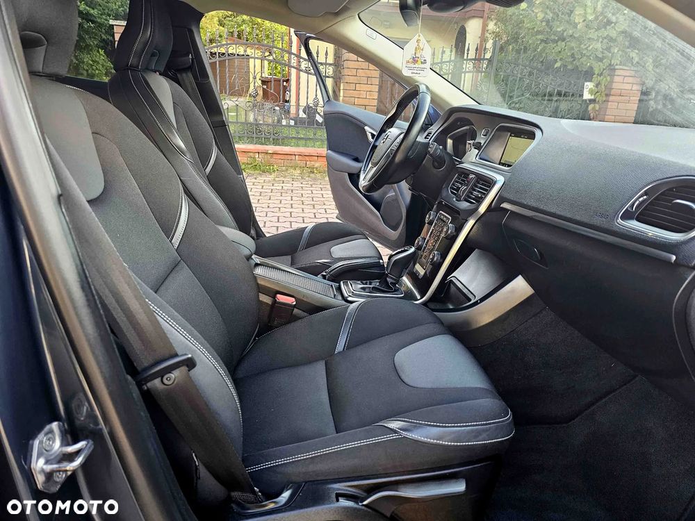 Volvo V40 D4 Geartronic Summum - 25