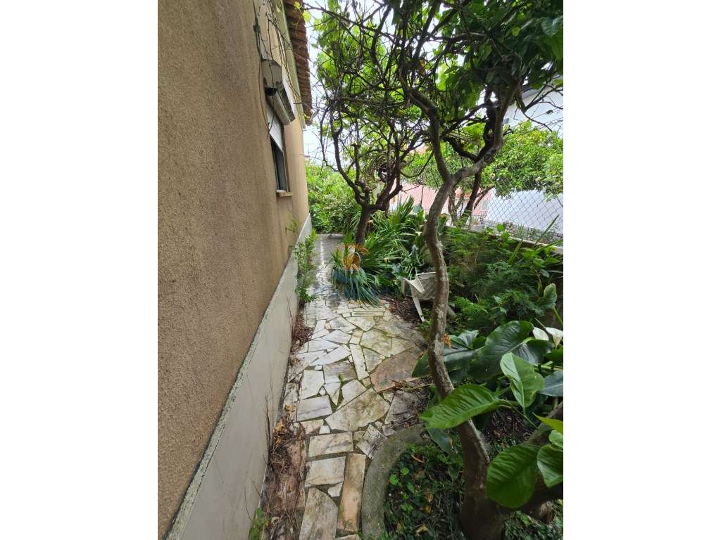 Lote de 329 m² com Moradia para Recuperar | São Sebastião de Guerre... - Grande imagem: 2/7
