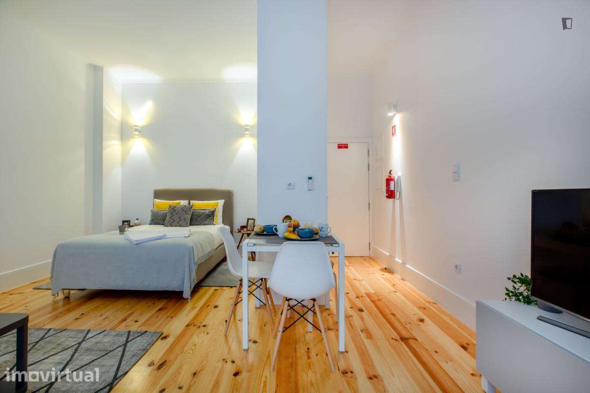 Apartamento com 1 quartos - localizado em Santo Ildefonso Porto - Grande imagem: 2/39