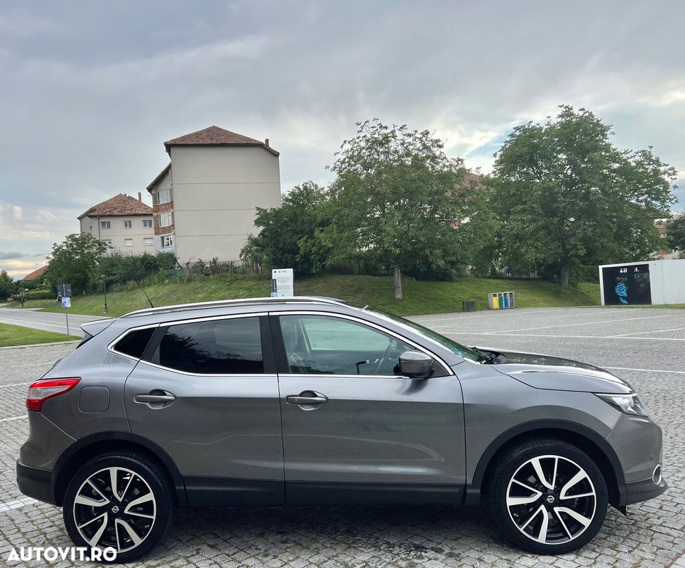 Nissan Qashqai 1.6 DCI TEKNA+ - 11