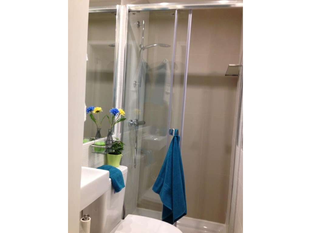 Quarto c/ despesas incluídas na Amadora - Centro - Grande imagem: 5/9