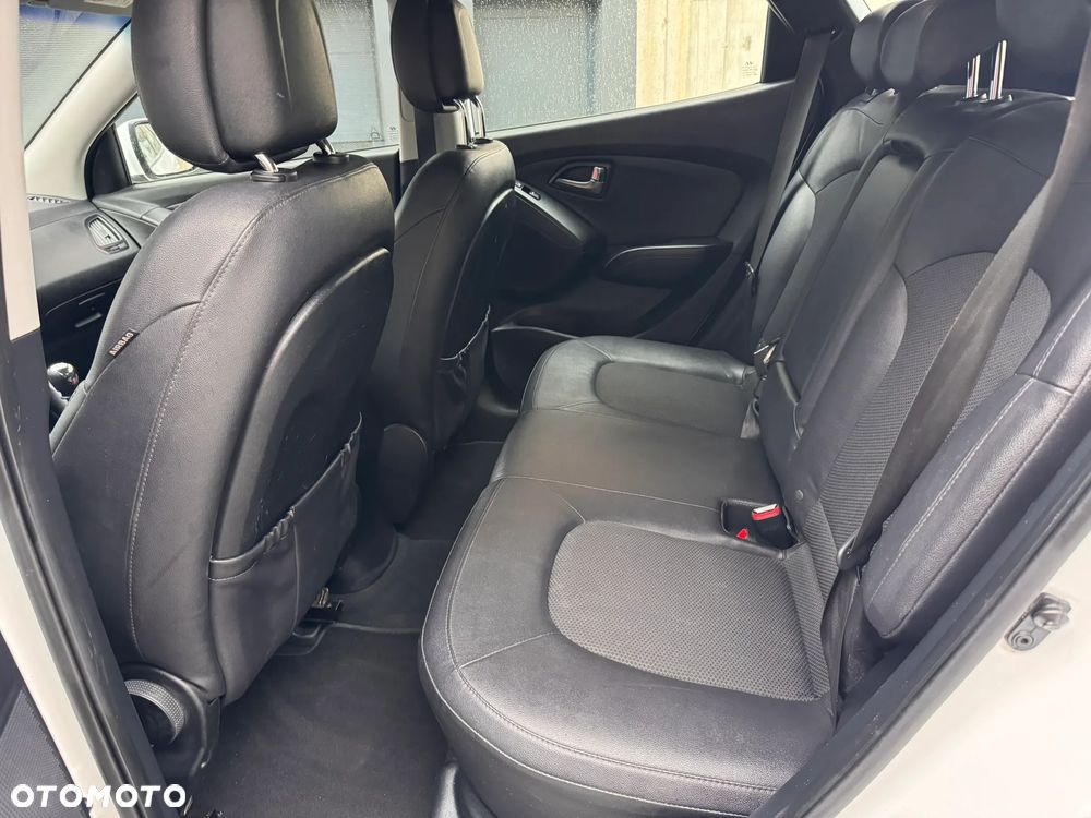 Hyundai ix35 blue 1.6 2WD Finale Gold - 13