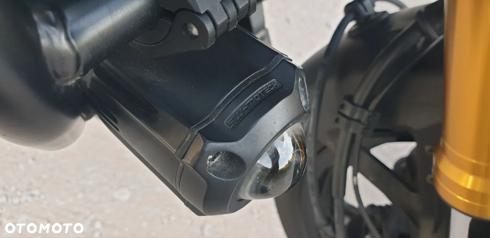 Suzuki V-STROM - 9