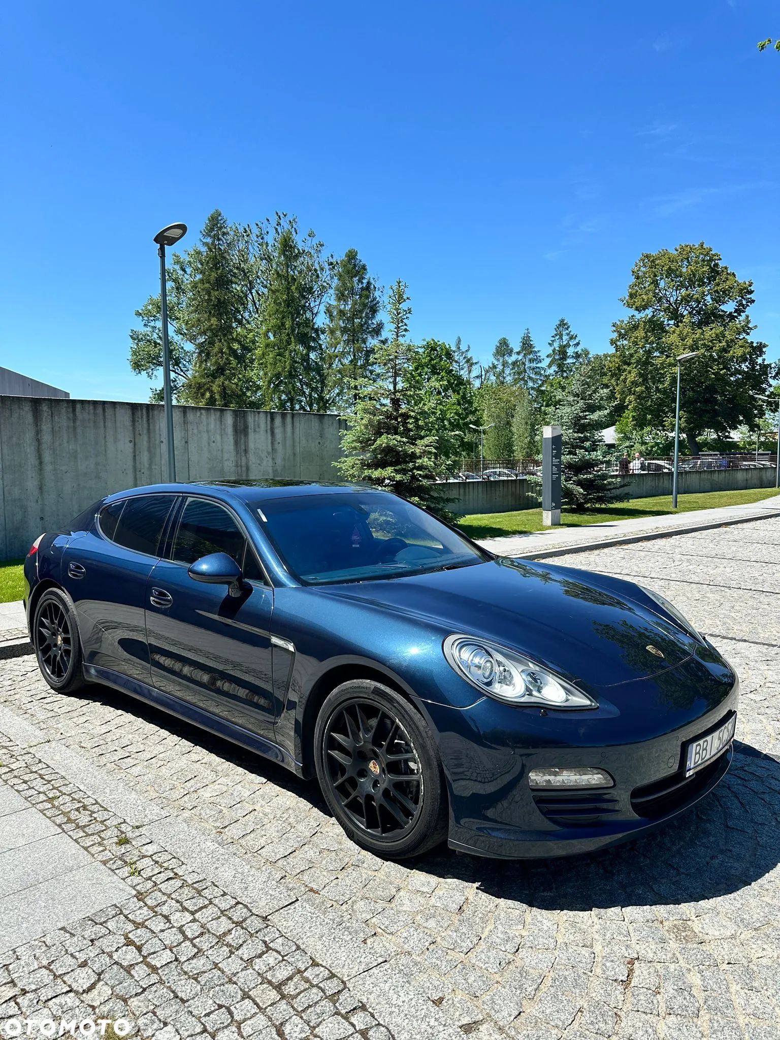 Porsche Panamera 4 Platinum Edition - 1
