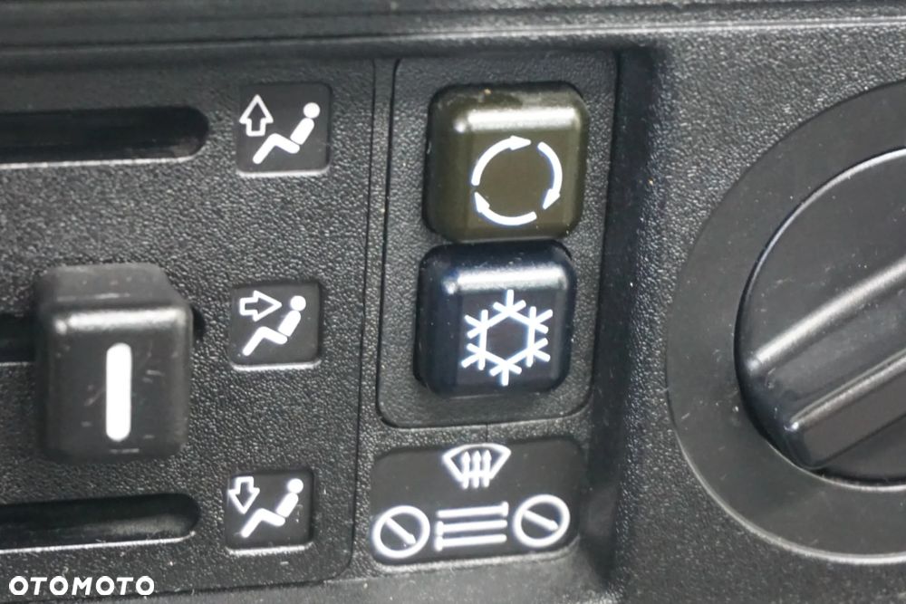 BMW Seria 3 316i - 33